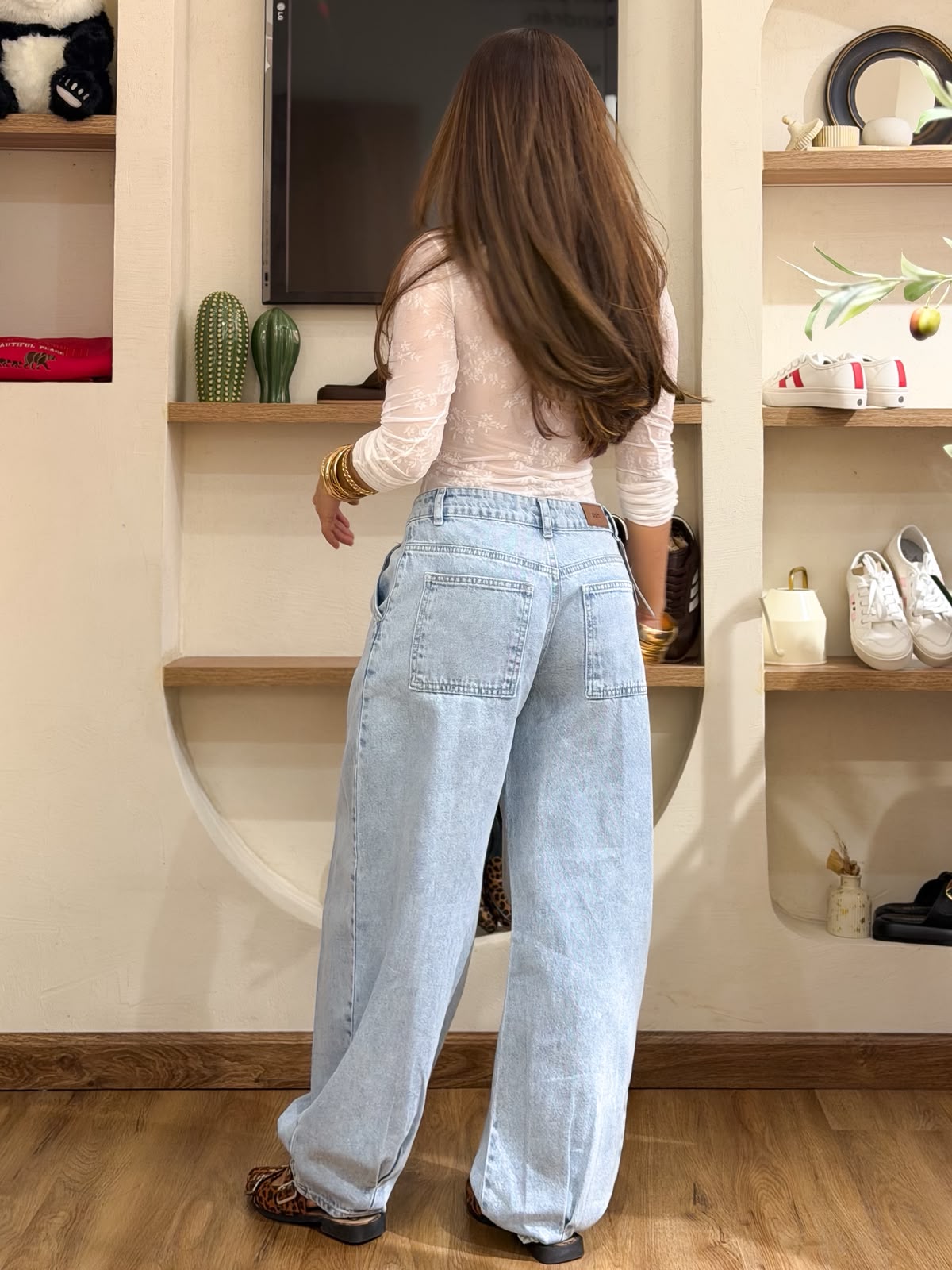 JEAN WIDE LEG CON PLIEGUES FRONTALES